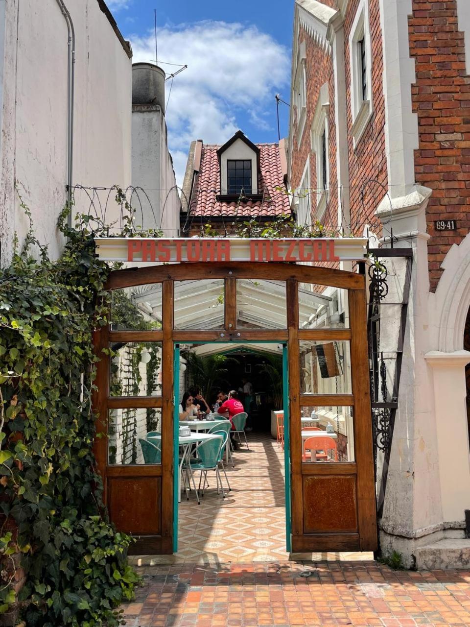 Marietta - House Of Social Travellers Hostel Bogota Luaran gambar